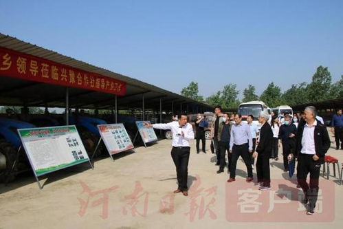 科技进田间,用脚丈量大地,潢川举行 乡村振兴科技大讲堂 活动